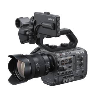Sony FX6 Cinema Line Full-Frame Camera and FE 24-105mm f/4 G Lens Kit