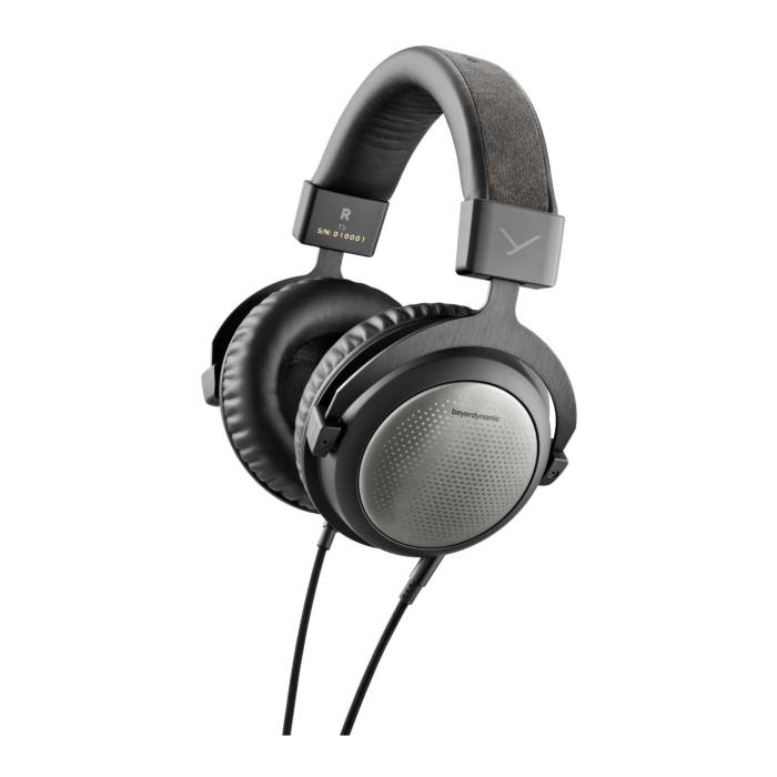 BeyerDynamic High-end Tesla headphones (3rd generation) - closed back, dual sided detachable cables, carrying case